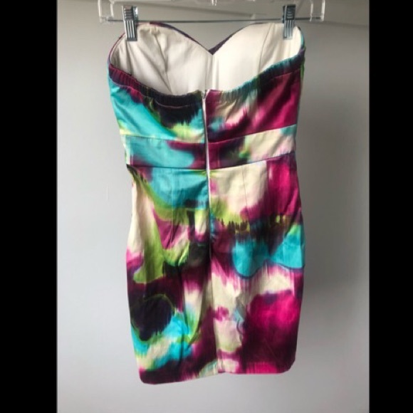 Dress - Picture 3 of 3